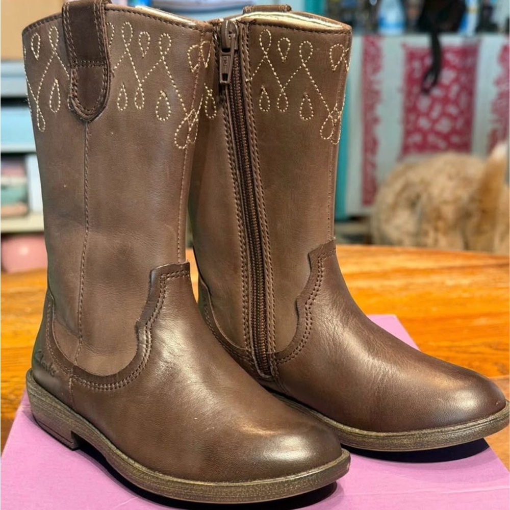 NIB - Clarks Dark Brown Leather Boots w/Stitching, toddler Sz 8  FIRM PRICE